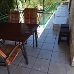 Apartment Cvetko Grebastica