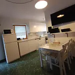 Apartment Cvetko Grebastica