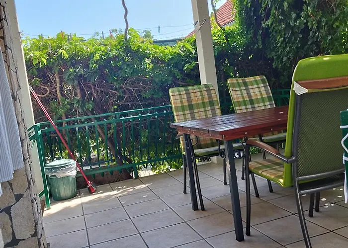 Apartment Cvetko Grebastica